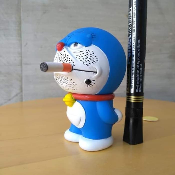 Gambar Doraemon Merokok